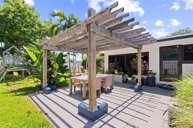 Photo - 336 SW 20th St