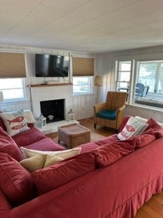 17 Abington Ave