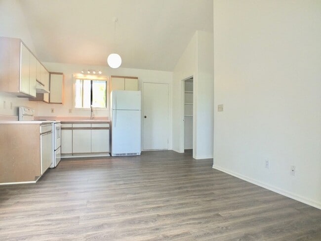 Photo - 7166 Aina Pono St Unit Aina Pono - Back