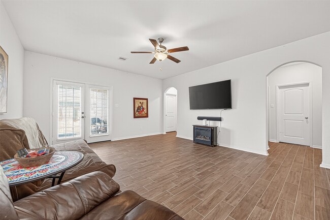 Building Photo - 15315 Crescent Brookfield Dr