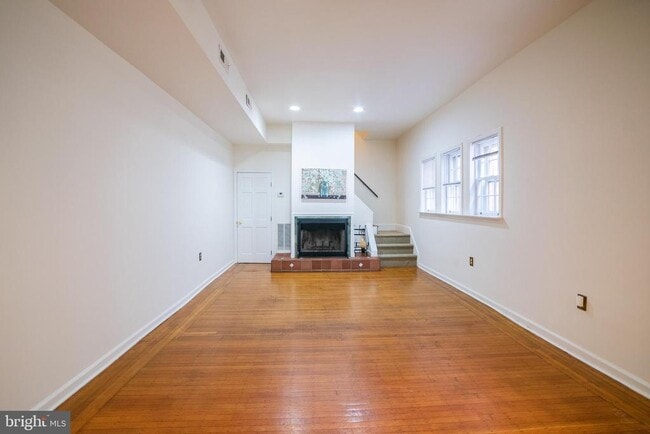 Building Photo - 1823 Waverly St Rental