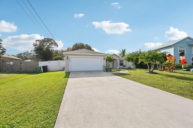 Photo - 5920 NW Wolverine Rd