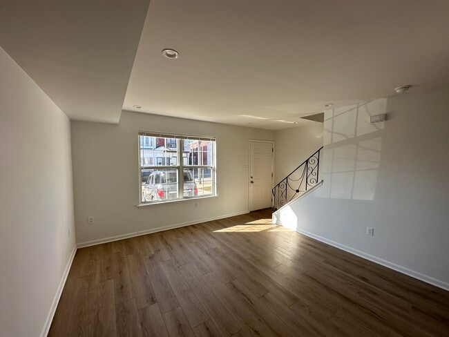 Photo - 6655 Musgrave St