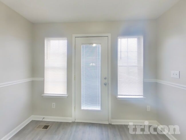 Photo - 4074 Five Oaks Ct