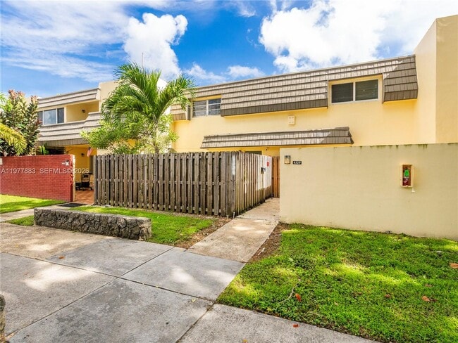 Building Photo - 8329 SW 137th Ave