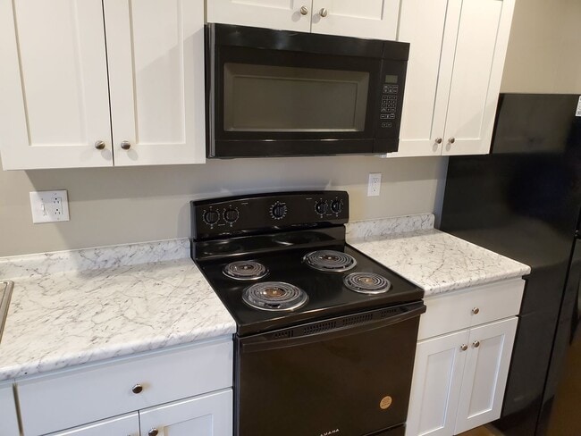 Photo - 2 Bedroom, 1 Bath Apartment Unit 142-107