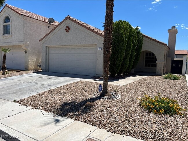 Building Photo - 8901 Clear Blue Dr