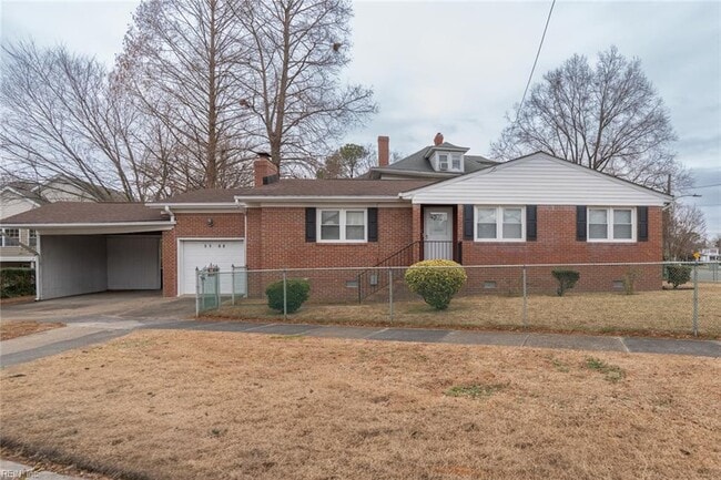 Building Photo - 3100 Norway Pl