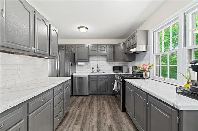 Photo - Adorable Three Bedroom Ranch in Overland Parkh