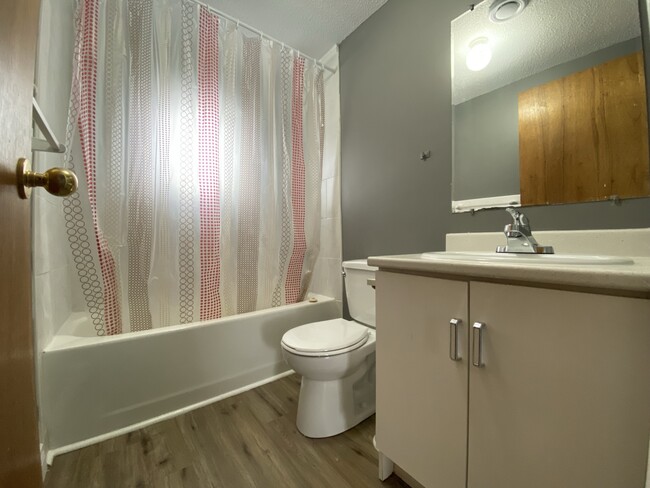 Photo - 10 Edgecombe Dr