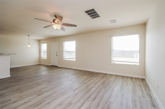 Photo - 11966 Munich Dr