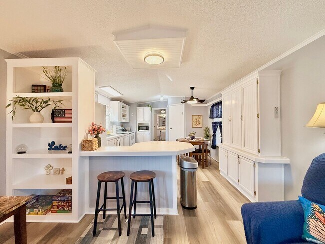 Photo - Recently renovated-3 bedroom/2 bathroom home-fully furnished-located in Tanglewood Subdivision