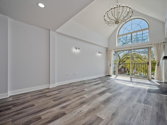 Photo - 1800 Dewes St