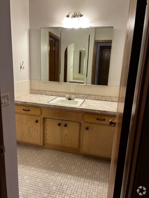 Building Photo - 6840 W North Ave Unit 2D Rental