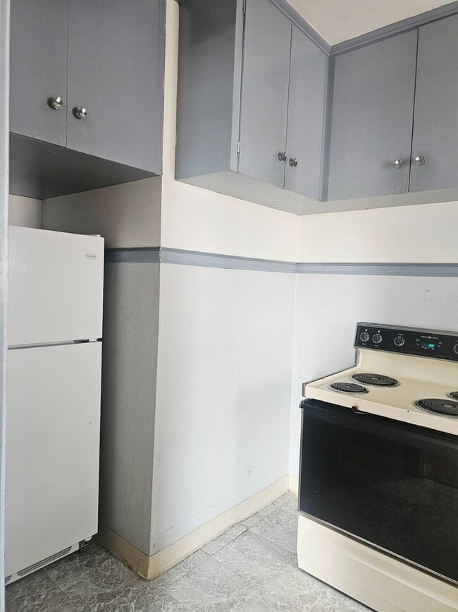 Photo - 333 W 6th St Unit 2nd Floor
