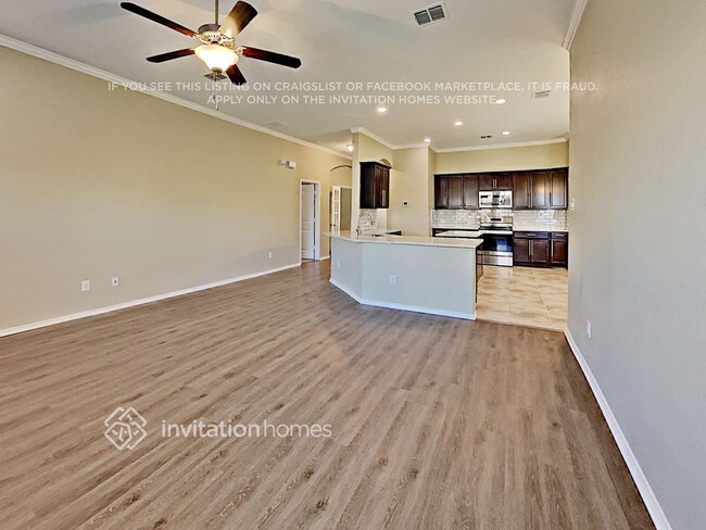 Photo - 260 Oxford Dr