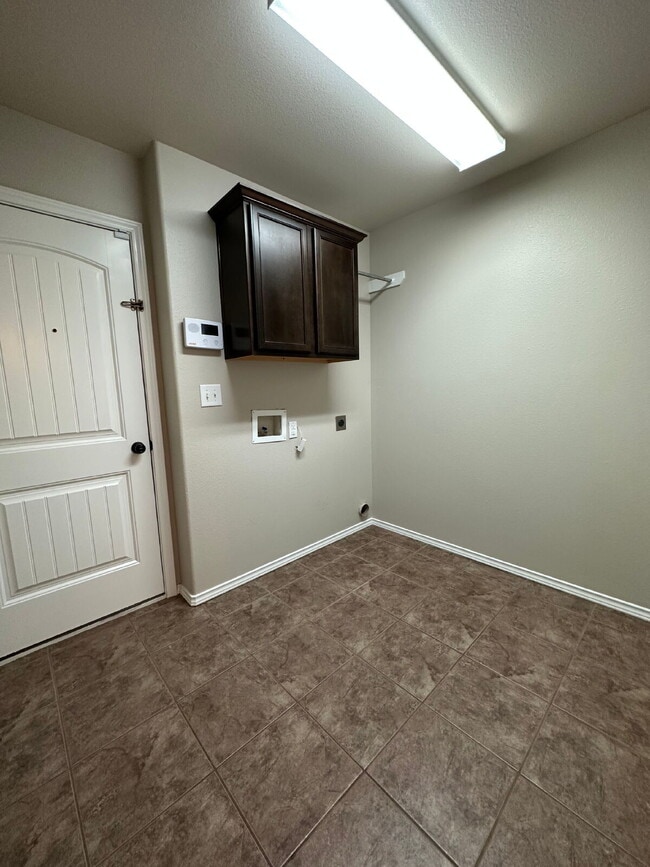 Building Photo - 9316 Rochester Ave