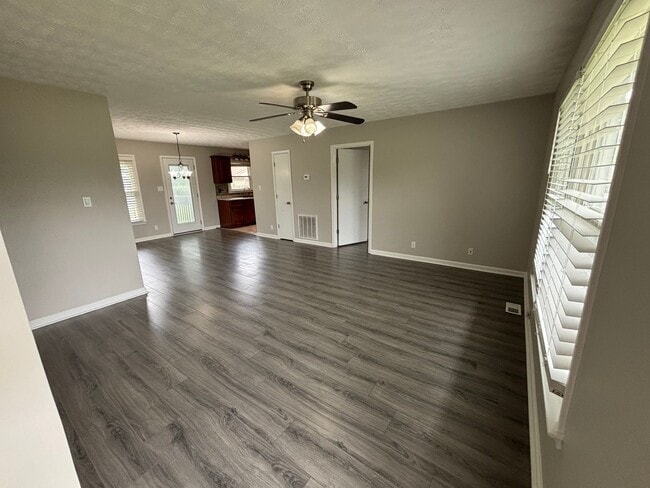 Photo - 1055 Tolliver Way