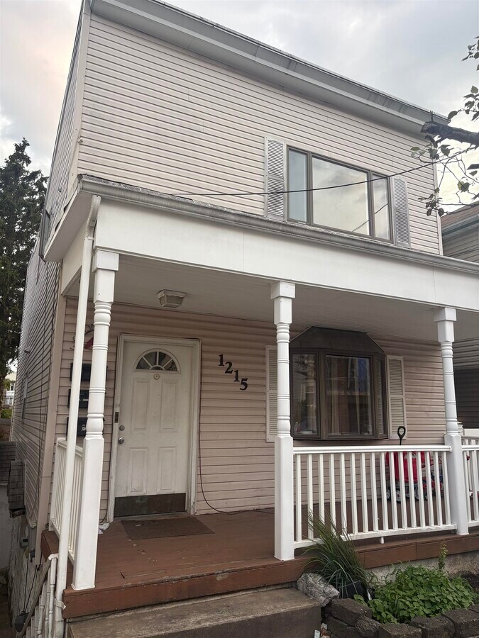 Photo - 1215 6th St Unidad 2nd Floor