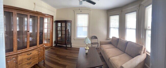 Living Room Panoramic View - 86 Grandview Ave Unit Grandview