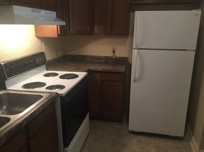 Photo - Robinwood Apartments Unit 16