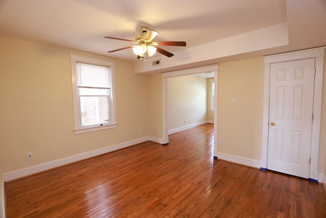 Photo - Adorable 2 Bedroom Apartment in Manchester with Landscaping Included!