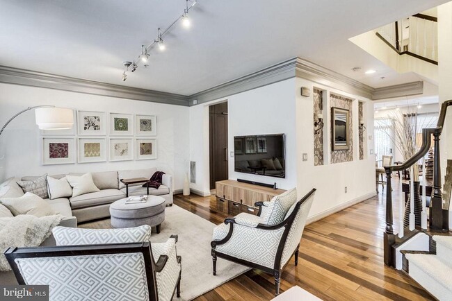 Photo - 385 Cameron Station Blvd