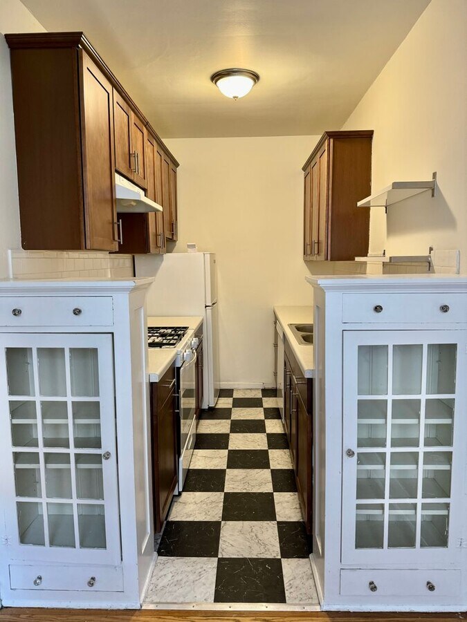 Calhoun Beach Apartments - Calhoun Beach Apartments