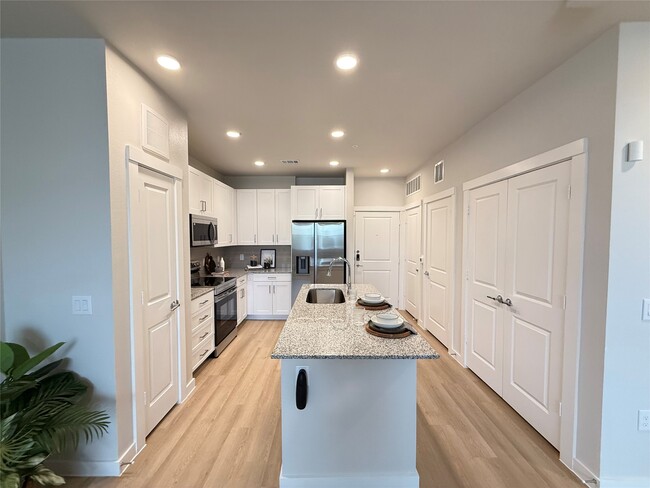 Photo - 3409 Brinkman St Unidad A1.411