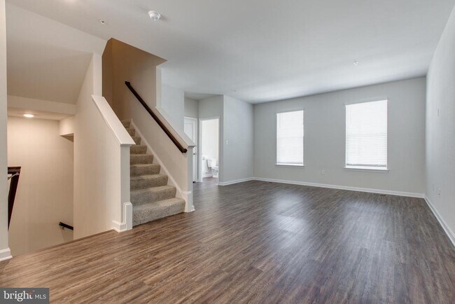 Photo - 7989 Patterson Wy