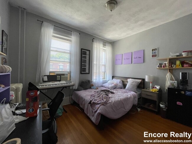 Building Photo - 11 Park St Unit 6 Rental
