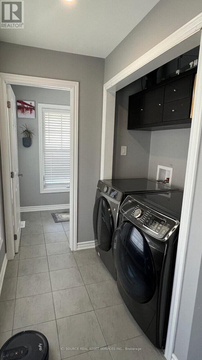 Photo - 330 Sweetclover Way