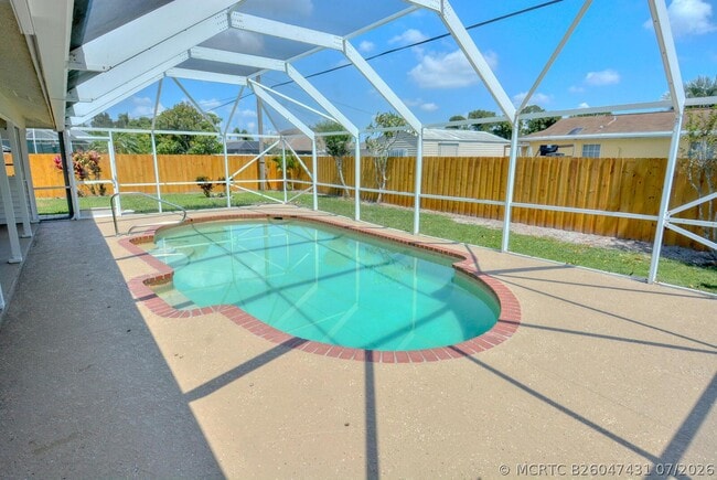 Photo - 943 SE Browning Ave