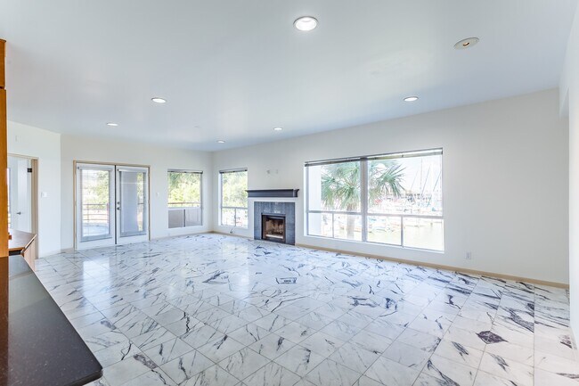 Photo - 1302 Marina Bay Dr Unidad 101A