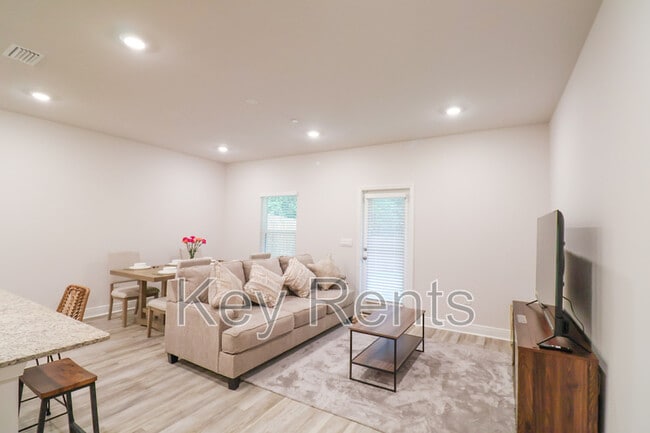 Photo - 7174 Village Ln