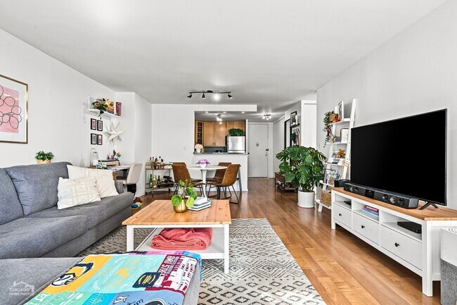 Photo - 1660 N La Salle Dr Unit 508