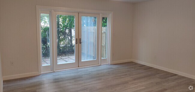 Building Photo - 11610 N Bayshore Dr Unit 1H Rental