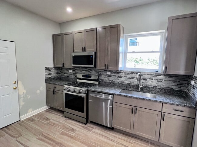 Photo - 4244 N Spaulding Ave Unit 3