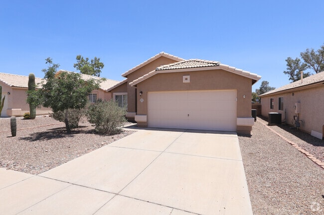 Building Photo - 8070 N Wild Aster Way Rental