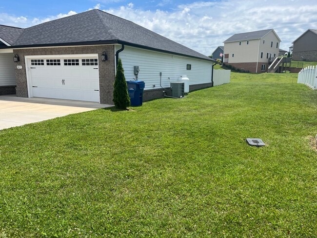 Photo - 1417 Lemongrass Dr