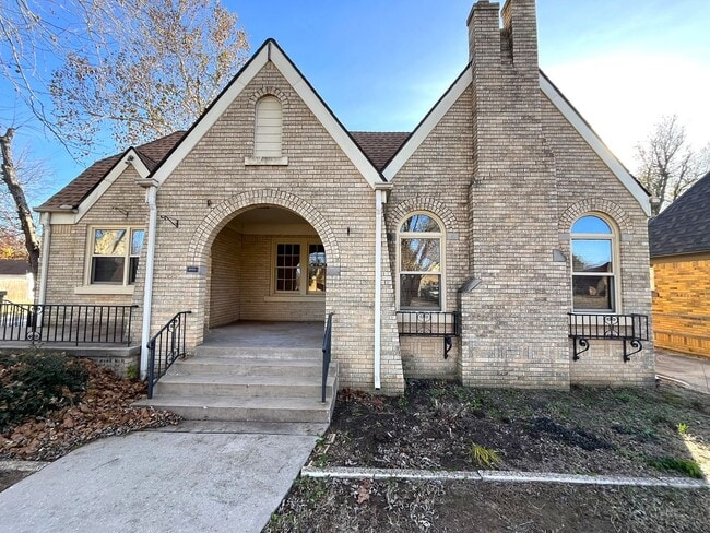 Building Photo - Large 3 Bed 1 Bath