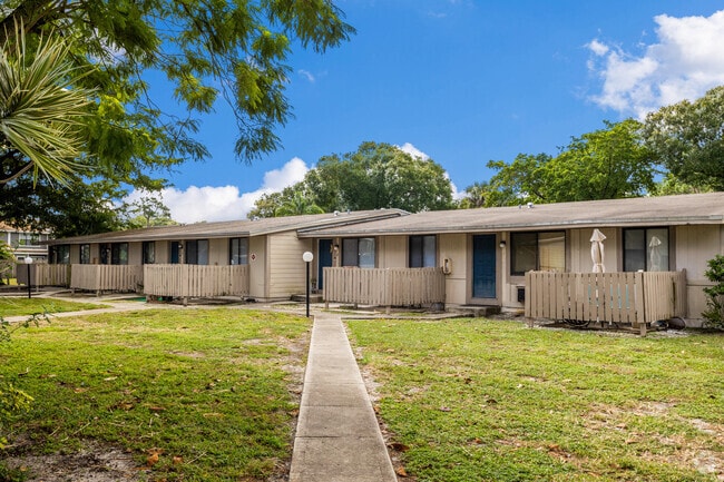 Summit Center Apartments