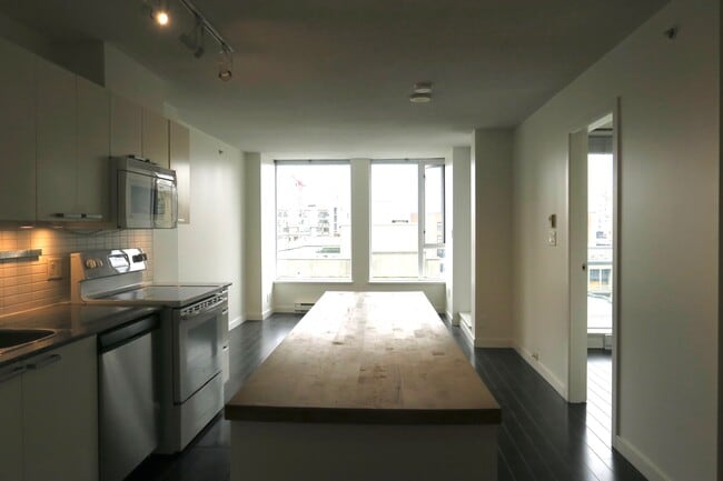 Photo - 550 Taylor St