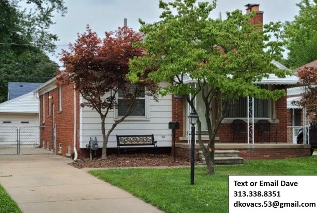 Building Photo - 3028 Roosevelt St Rental