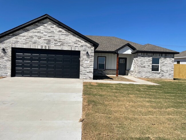 Brand New 3 BR/2 BA Home in Corsicana! - Brand New 3 BR/2 BA Home in Corsicana!