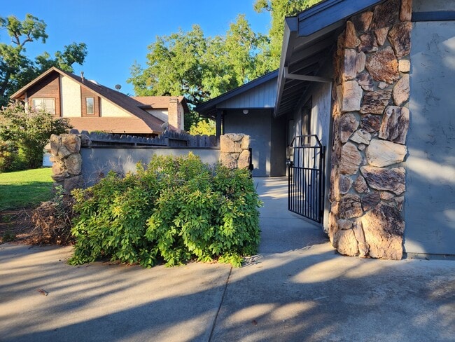 Photo - 3027 Monticello Ln Unit 1