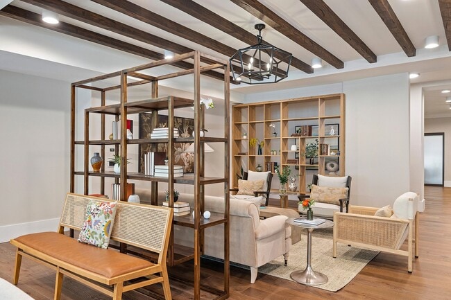 Álbum Matthews - Clubhouse 3 - Album Matthews 55+ Active Adult Apartments