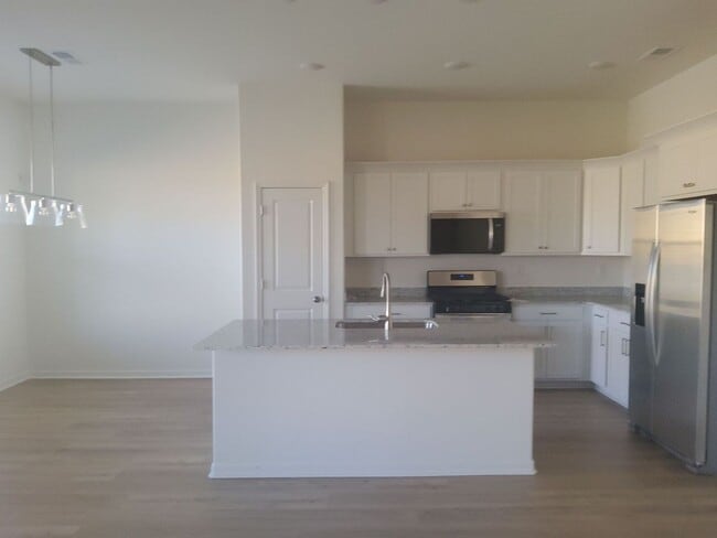 Photo - 360 Green Willow Dr