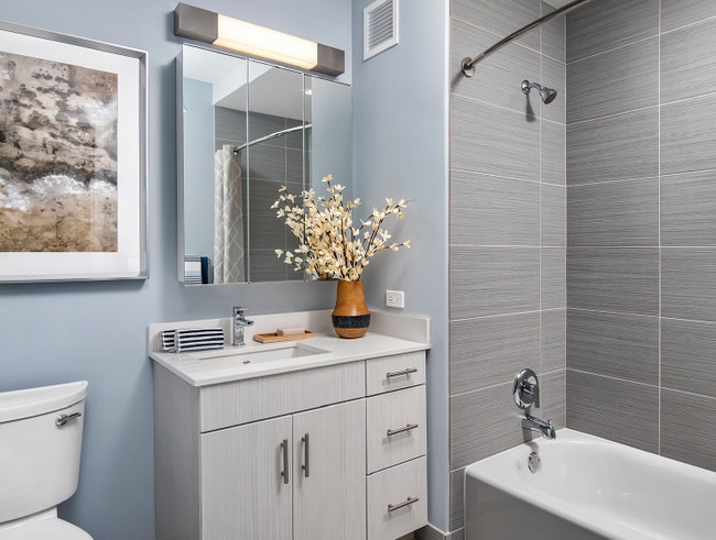 Photo - 1111 S State St Unidad 908