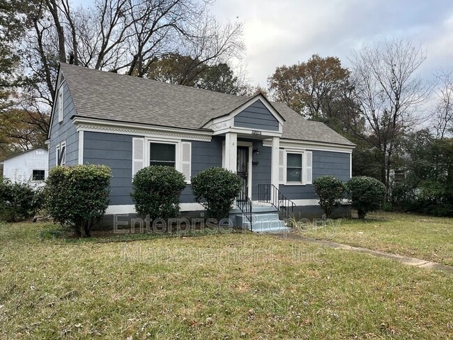 Photo - 801 Bowen Cir